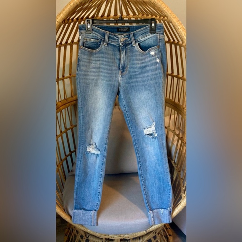 Judy Blue Size 7/28 Distressed Skinny Jeans Light Wash Stretch Raw Hem